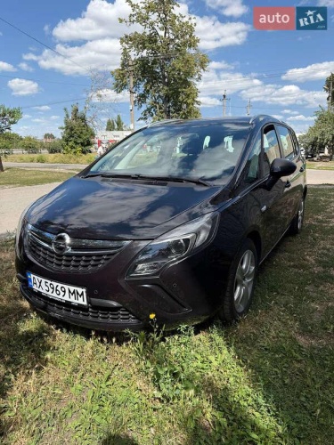 Opel Zafira Tourer 2012