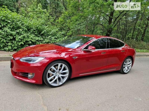 Tesla Model S 2016