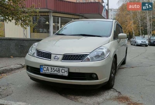 Nissan TIIDA 2008