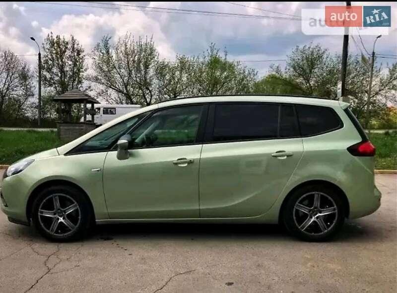 Opel Zafira 2012