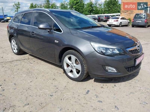Opel Astra 2011