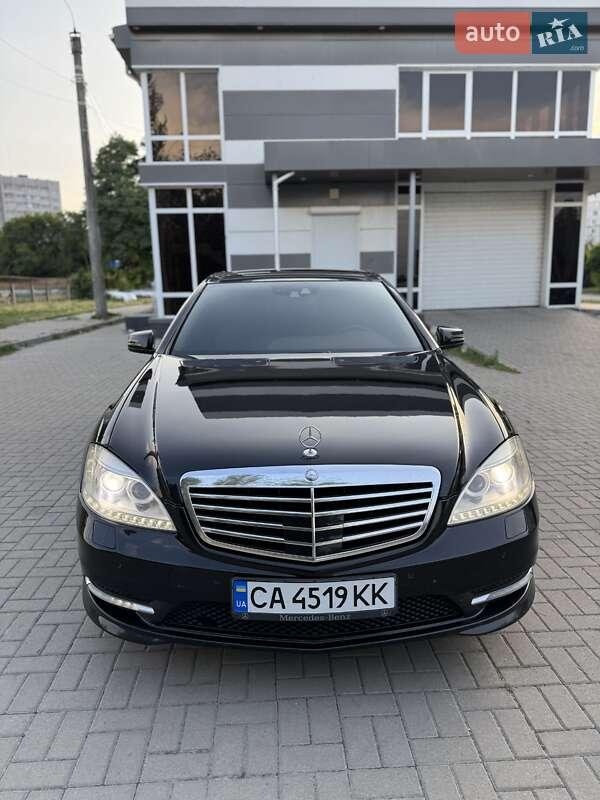 Mercedes-Benz S-Class 2011