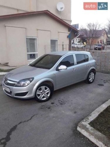 Opel Astra 2011