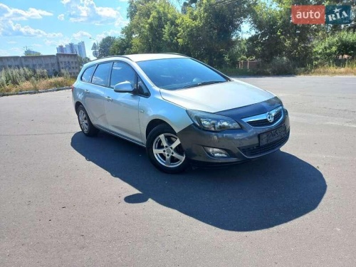 Opel Astra 2011
