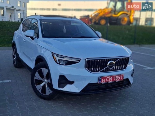 Volvo XC40 2025
