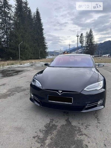 Tesla Model S 2018