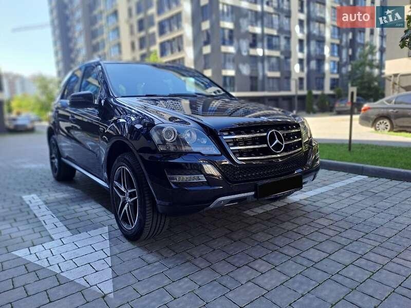 Mercedes-Benz M-Class 2011