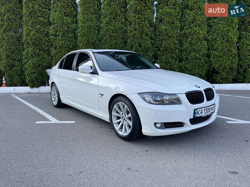 BMW 3 Series 2011