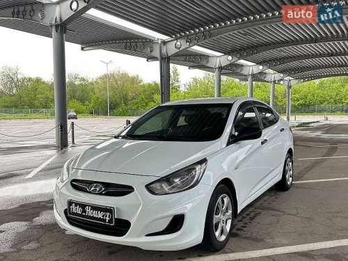 Hyundai Accent 2011