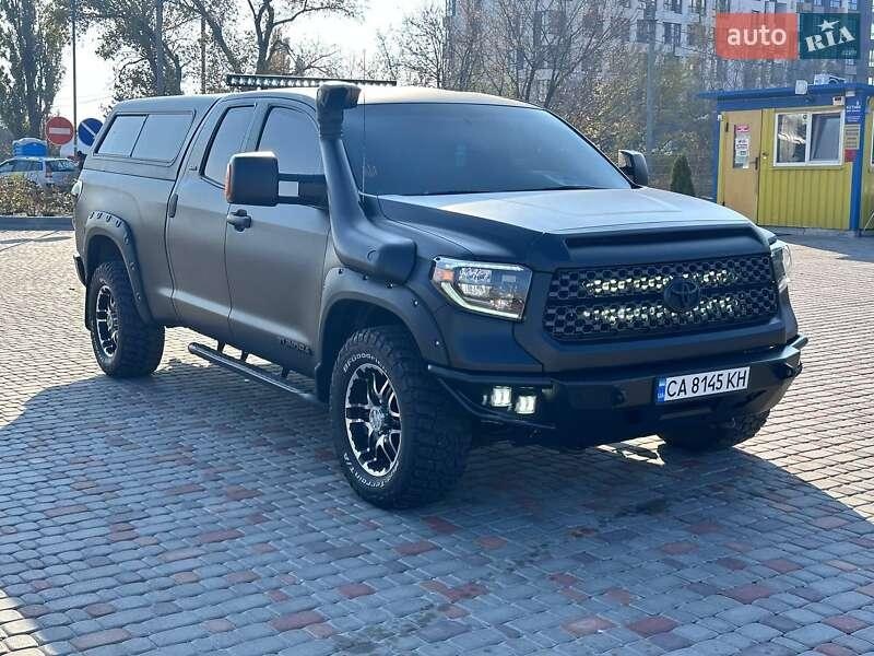 Toyota Tundra 2011
