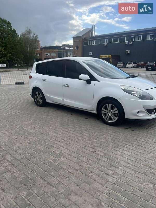 Renault Grand Scenic 2010
