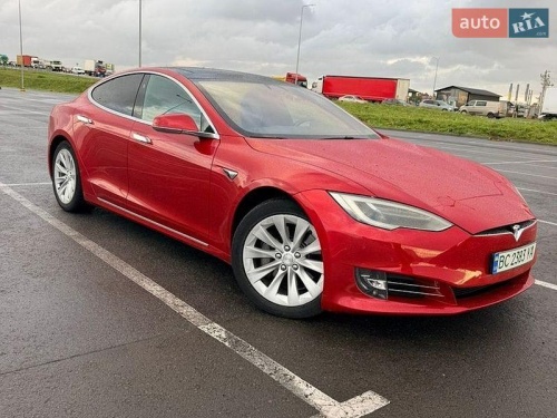 Tesla Model S 2018