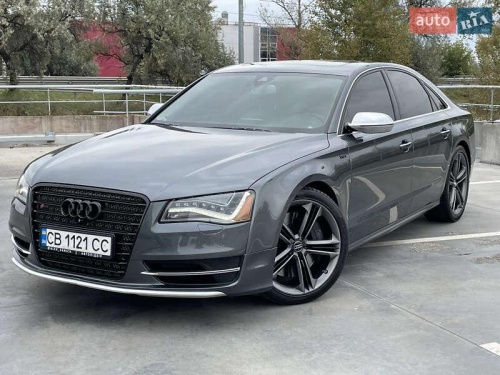 Audi S8 2012