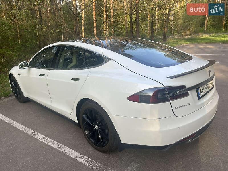 Tesla Model S 2013