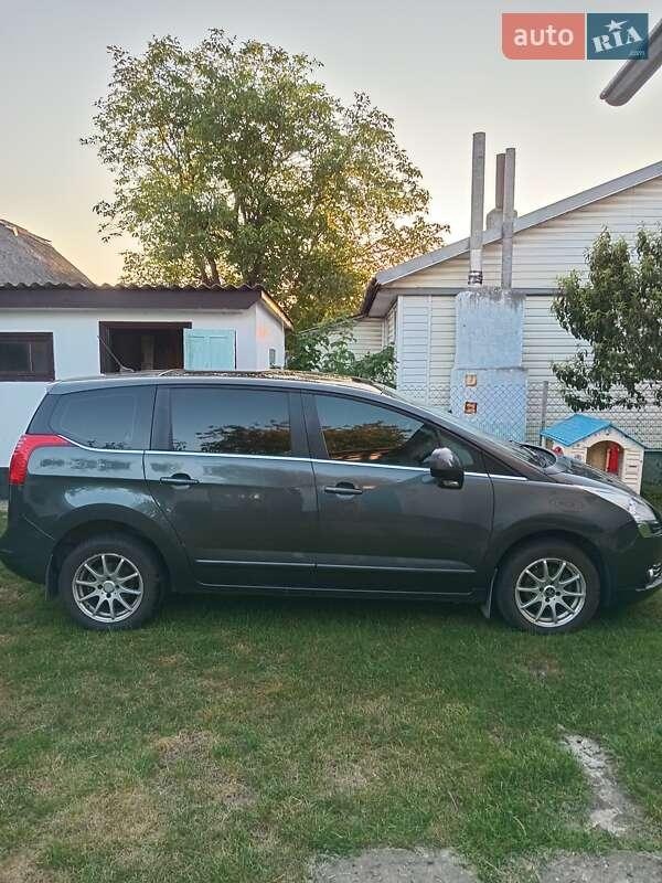 Peugeot 5008 2013