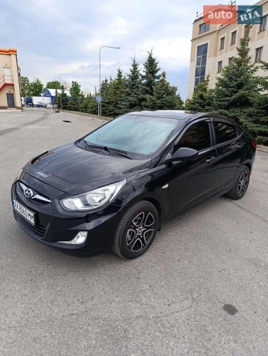 Hyundai Accent 2011
