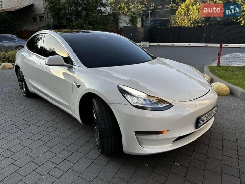 Tesla Model 3 2019