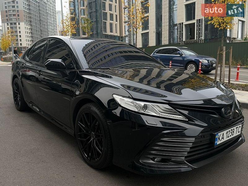 Toyota Camry 2021