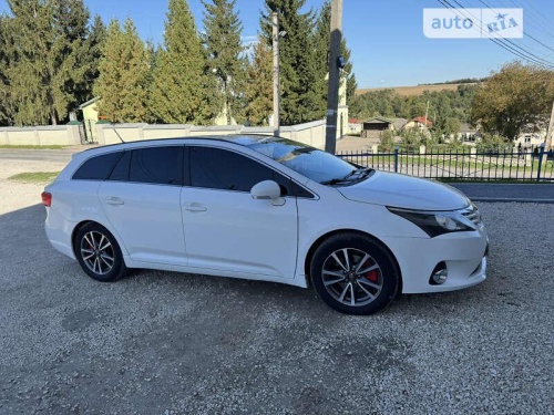 Toyota Avensis 2012