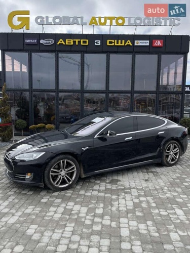 Tesla Model S 2014