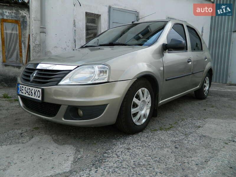 Renault Logan 2011