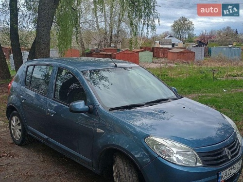 Renault Sandero 2011
