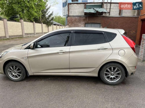 Hyundai Accent 2012
