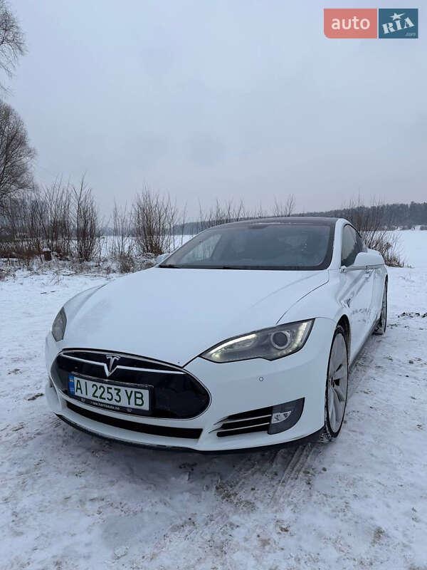 Tesla Model S 2014