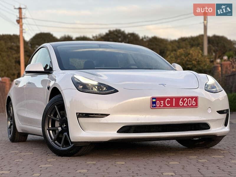 Tesla Model 3 2022