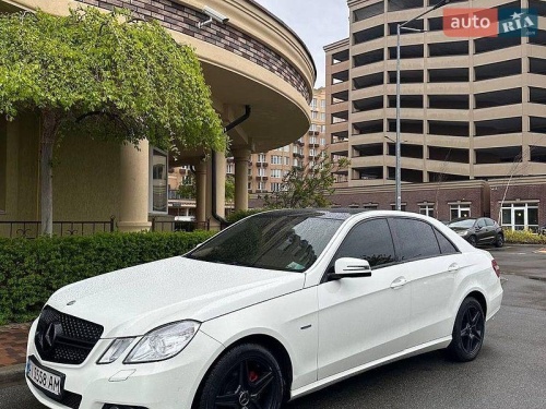 Mercedes-Benz E-Class 2011