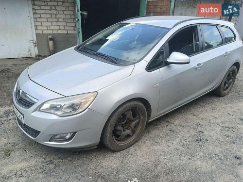 Opel Astra 2011