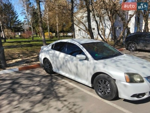Mitsubishi Galant 2010
