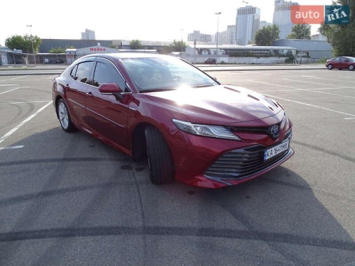 Toyota Camry 2019