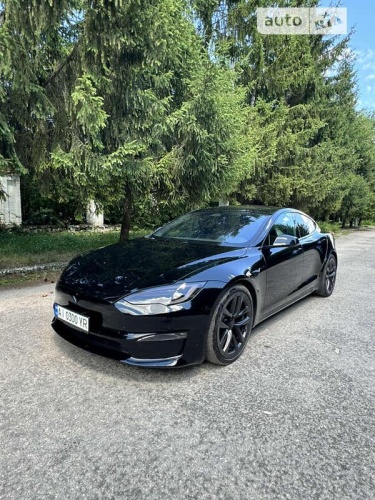 Tesla Model S 2021