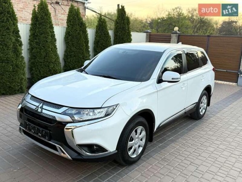 Mitsubishi Outlander 2021