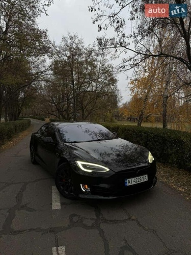 Tesla Model S 2016