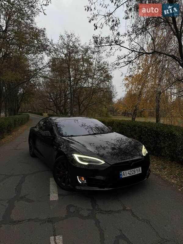 Tesla Model S 2016
