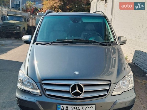 Mercedes-Benz Viano 2011