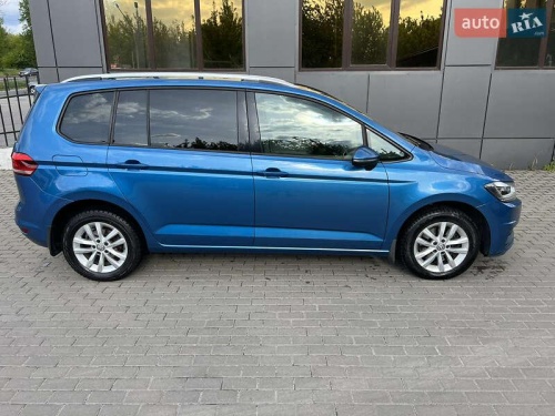 Volkswagen Touran 2016