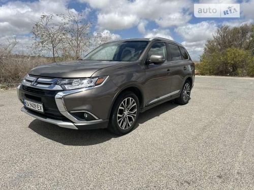 Mitsubishi Outlander 2015