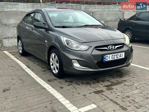Hyundai Accent 2012