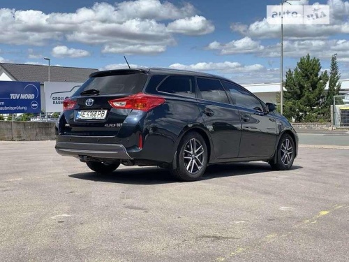 Toyota Auris 2014