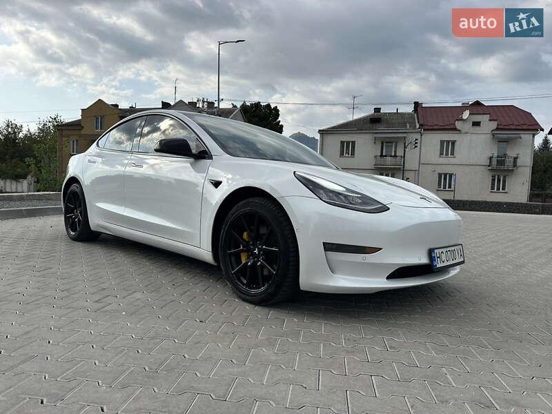 Tesla Model 3 2020