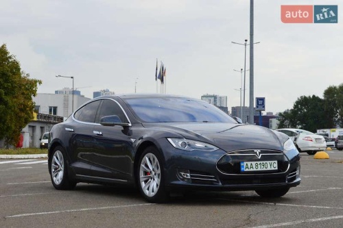 Tesla Model S 2015