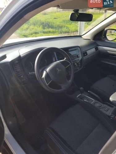 Mitsubishi Outlander 2016