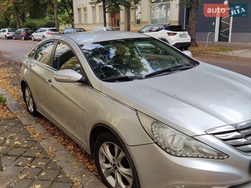 Hyundai Sonata 2010