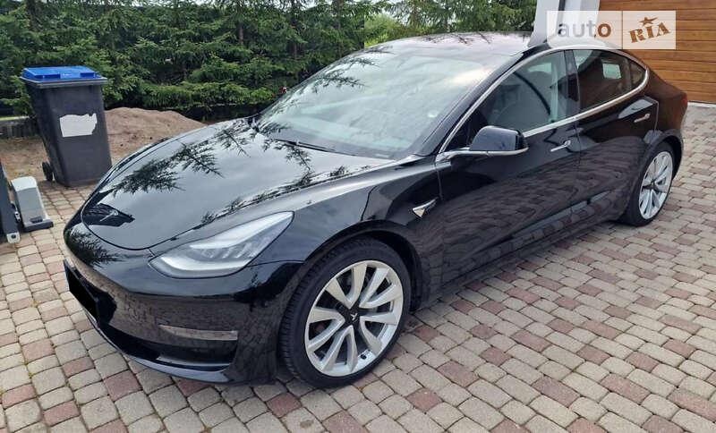 Tesla Model 3 2018