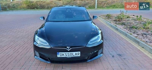 Tesla Model S 2017