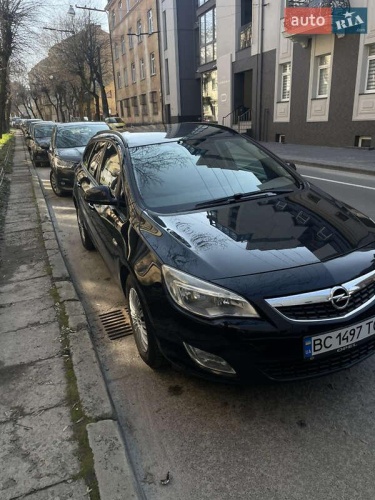 Opel Astra 2012