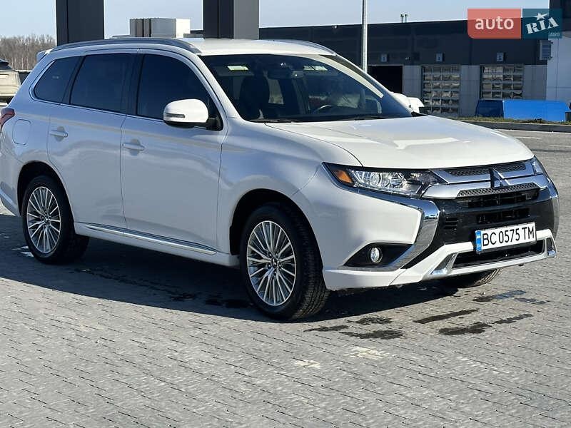 Mitsubishi Outlander 2021